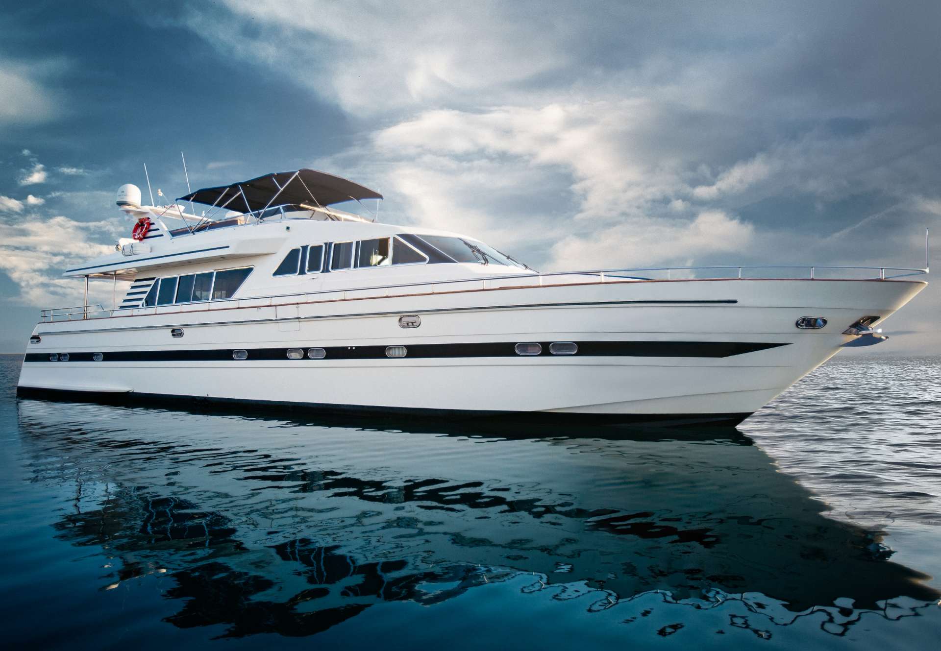 yacht dream charter